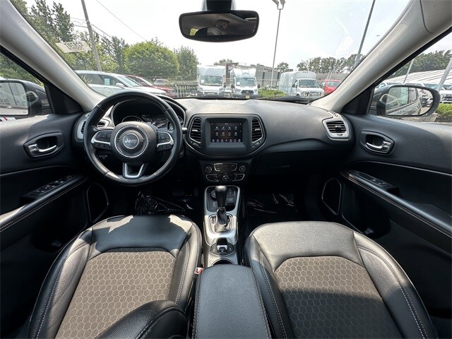 2020 Jeep Compass Latitude photo 2