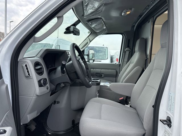 2026 Ford E-Series Cutaway Base - Photo 32