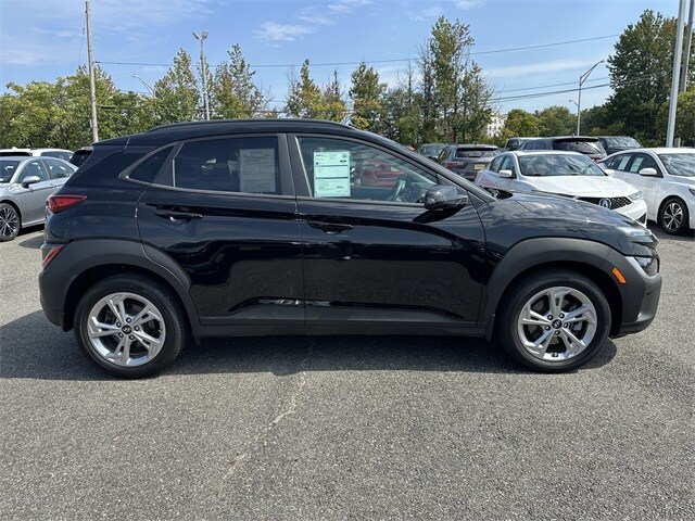 2023 Hyundai Kona SEL photo 2
