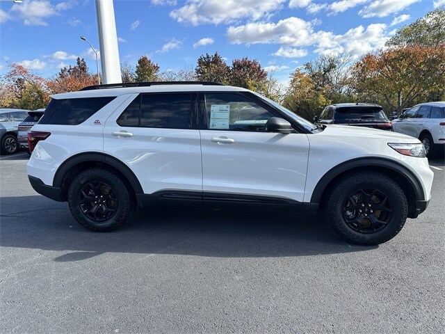 2022 Ford Explorer Timberline photo 2