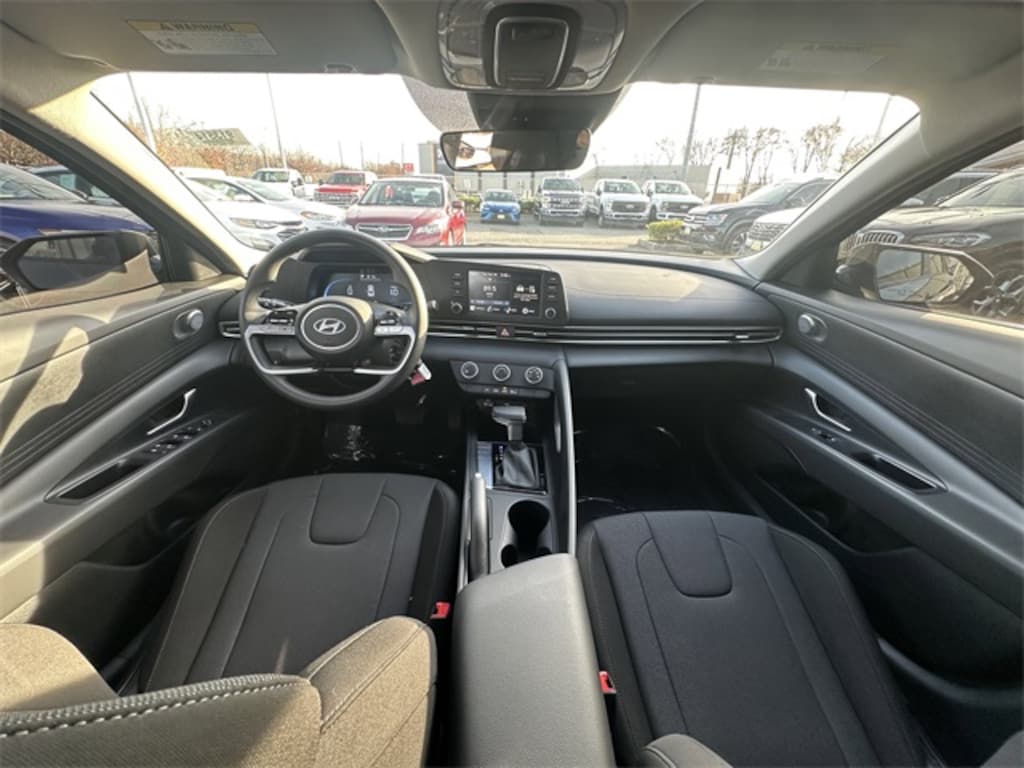 Certified 2025 Hyundai Elantra SE Sedan