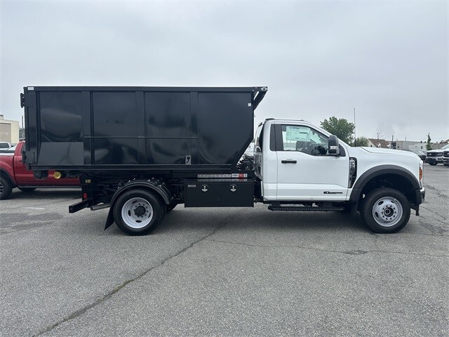 2025 Ford F-550 XL photo 4