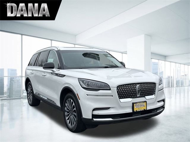2023 Lincoln Aviator Base's photo