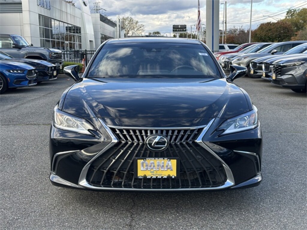 Certified 2022 Lexus ES 350  Sedan