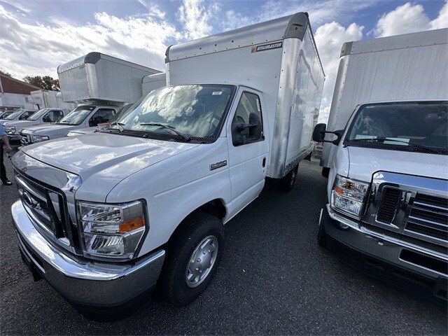 2024 Ford E-350 photo 4