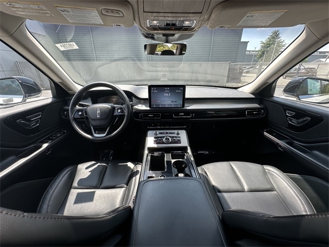 2023 Lincoln Aviator Standard photo 3