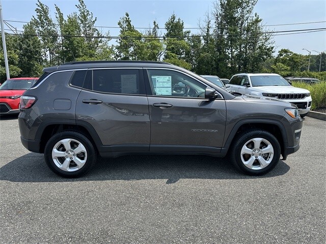 2020 Jeep Compass Latitude photo 3
