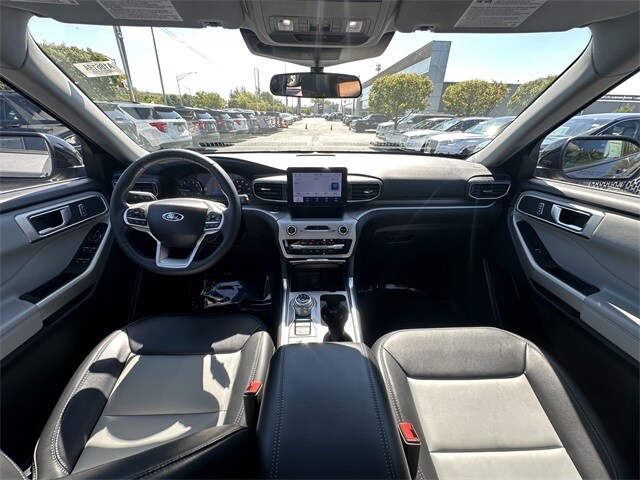 2024 Ford Explorer XLT photo 3