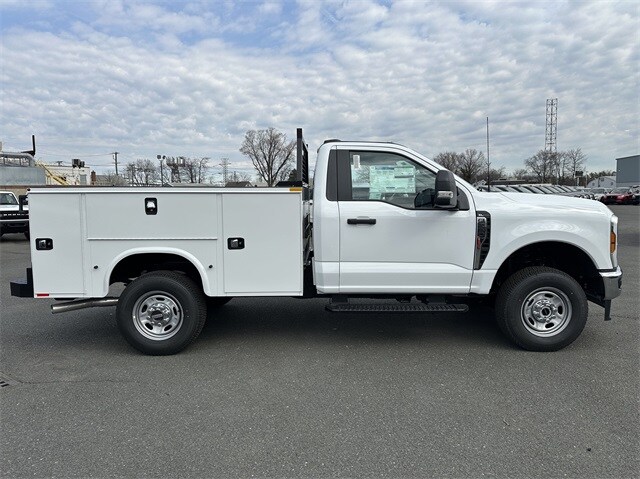 2025 Ford F-250 XL photo 3