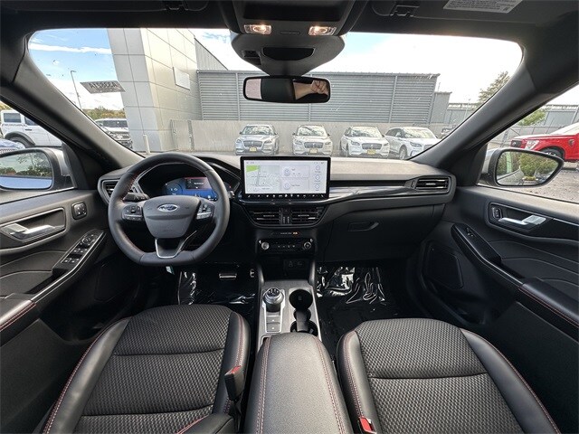 2024 Ford Escape ST-Line Elite photo 3