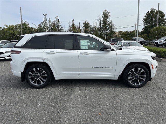 2023 Jeep Cherokee Overland 4xe photo 4