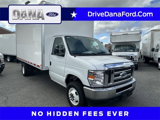 2024 Ford E-450 Cutaway Cab/Chassis 