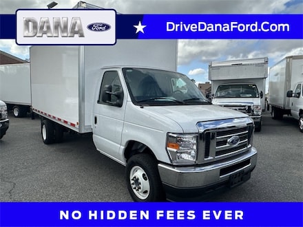 2024 Ford E-450 Cutaway Box Truck Cab/Chassis