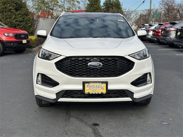 2024 Ford Edge ST photo 2