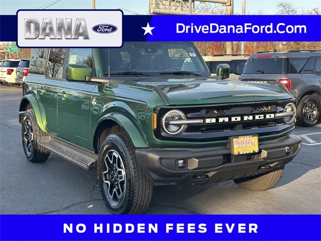 2025 Ford Bronco 4-Door Outer Banks's photo