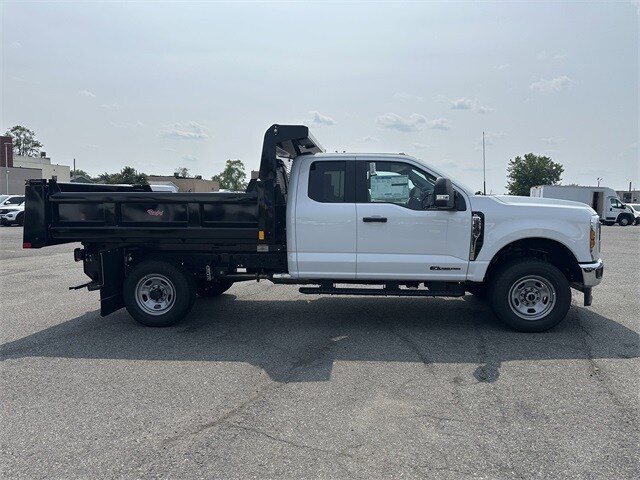 2024 Ford F-350 XL photo 4