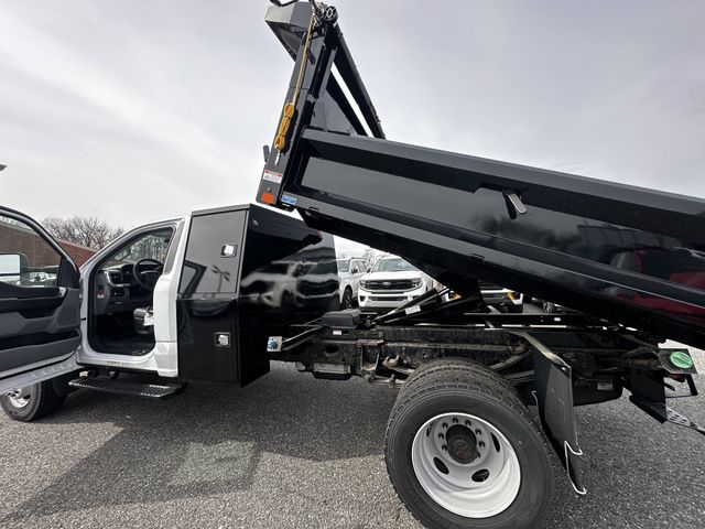 2024 Ford F-600 Super Duty Chassis Cab XL - Photo 41