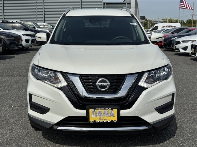 2019 Nissan Rogue SV photo 2