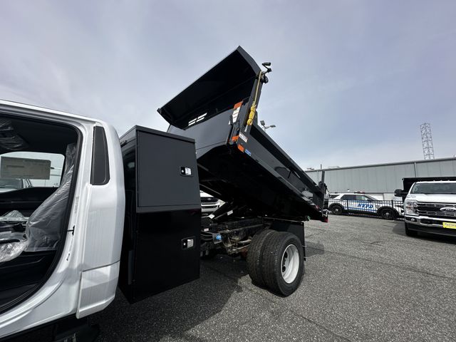 2024 Ford F-600 Super Duty Chassis Cab XL - Photo 39