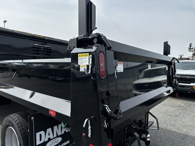 2024 Ford F-600 Super Duty Chassis Cab XL - Photo 37