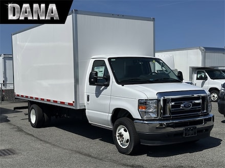 2024 Ford E-450 Cutaway Base Cab/Chassis