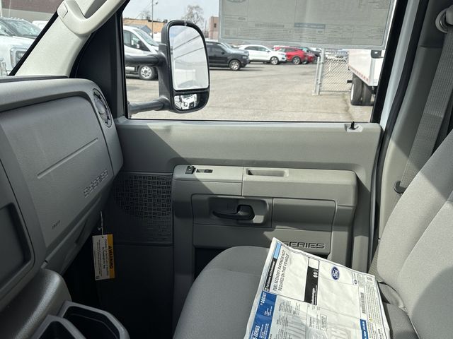 2026 Ford E-Series Cutaway Base - Photo 37