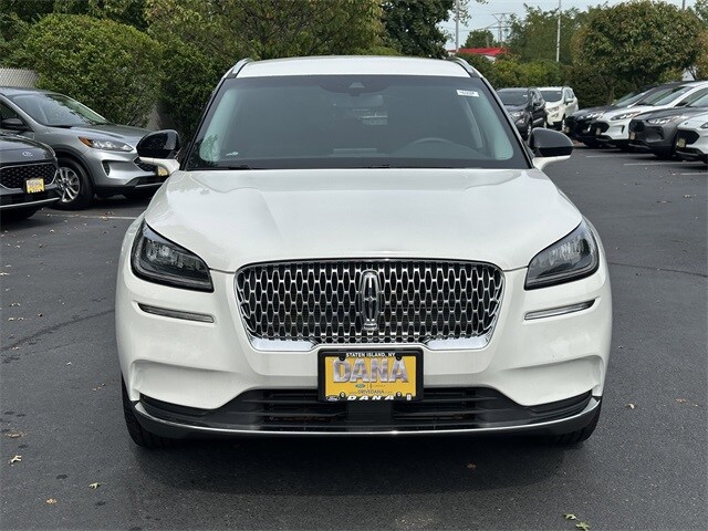 2022 Lincoln Corsair Standard photo 2