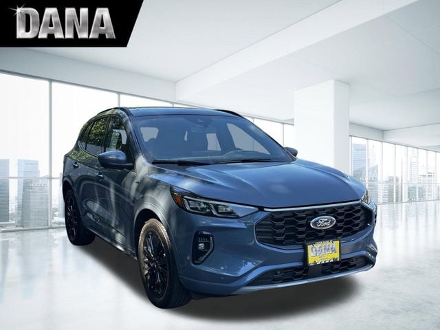 2023 Ford Escape ST-Line Elite AWD 2.0L's photo