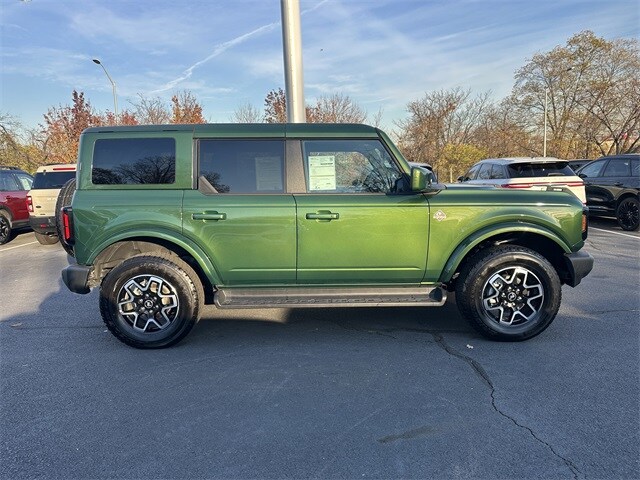 2025 Ford Bronco Outer Banks photo 3