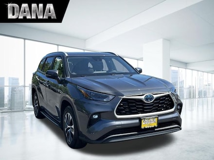 2023 Toyota Highlander Hybrid XLE SUV