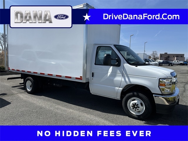 2024 Ford E-450 Cutaway Cab/Chassis 