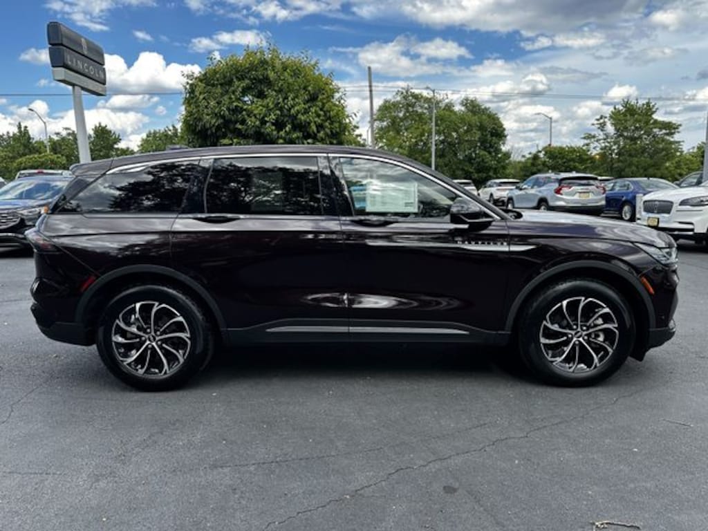Certified 2024 Lincoln Nautilus Premiere SUV