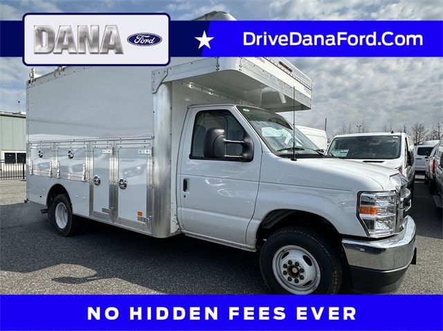 2026 Ford E-350 Cutaway Cab/Chassis 