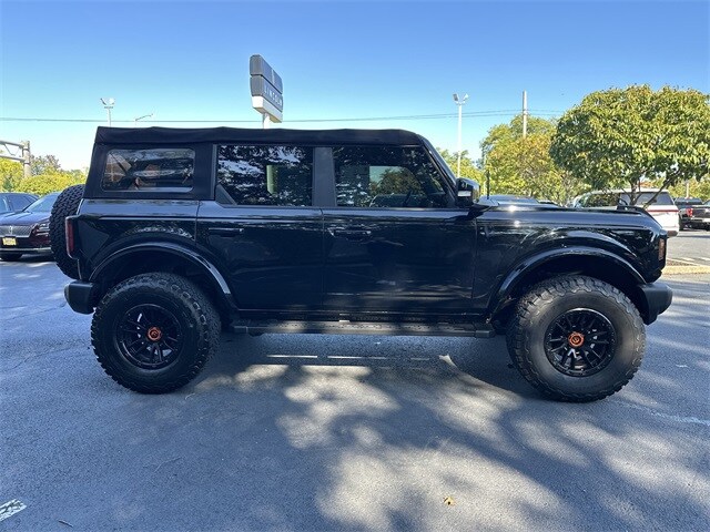 2022 Ford Bronco Outer Banks photo 4