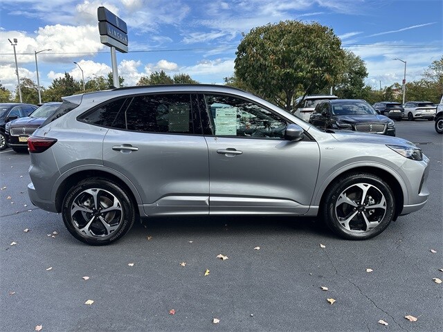 2024 Ford Escape ST-Line Elite photo 4