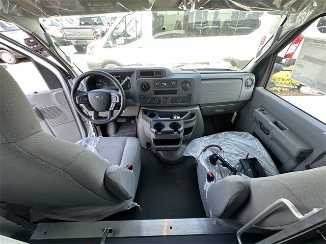 2024 Ford E-450 Cutaway Chassis Cab photo 3