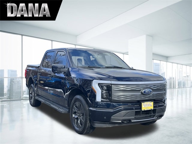 2023 Ford F-150 Lightning Lariat's photo