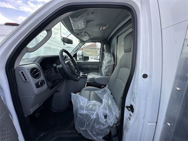2024 Ford E-350 photo 3