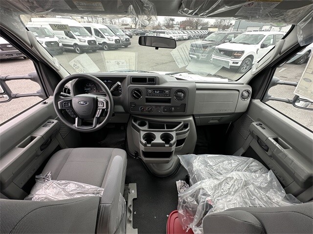 2024 Ford E-350 photo 3