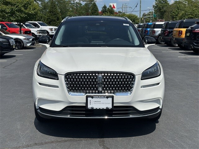 2022 Lincoln Corsair Standard photo 2