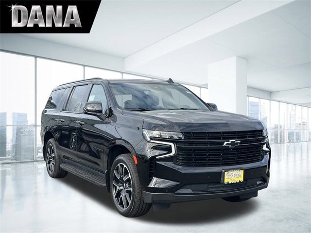2023 Chevrolet Suburban RST's photo