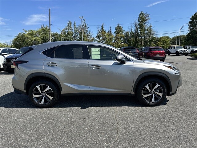 2021 Lexus NX 300 photo 4