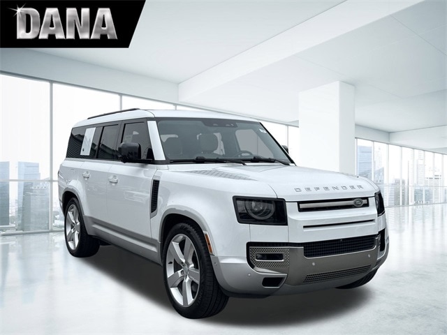 2023 Land Rover Defender First Edition's photo