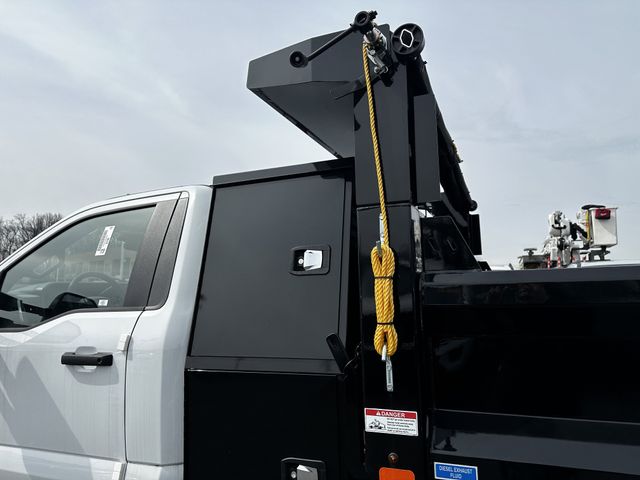 2024 Ford F-600 Super Duty Chassis Cab XL - Photo 38