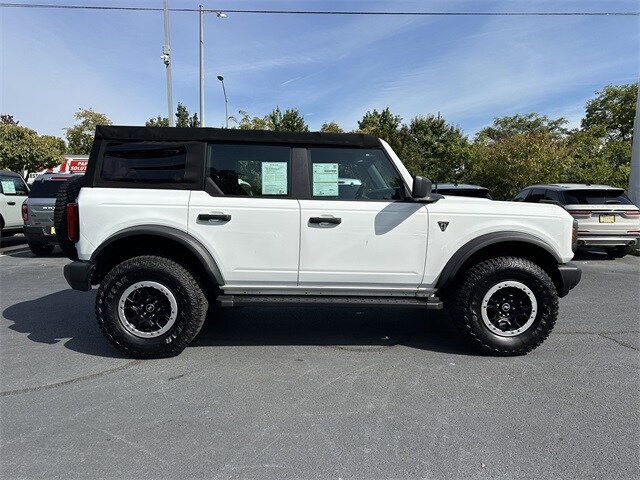 2021 Ford Bronco Base photo 4