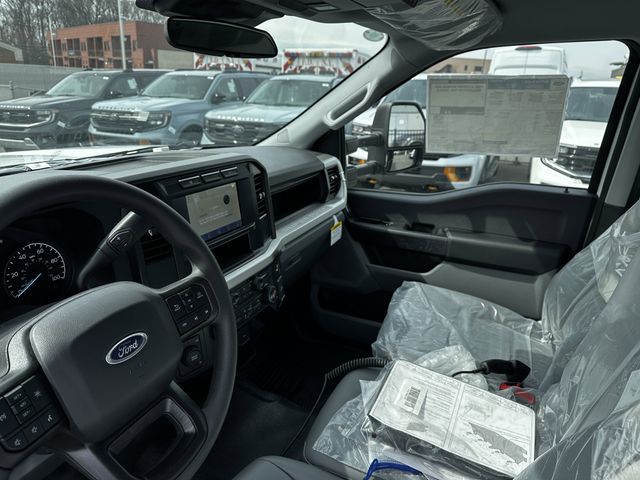 2024 Ford F-600 Super Duty Chassis Cab XL - Photo 17