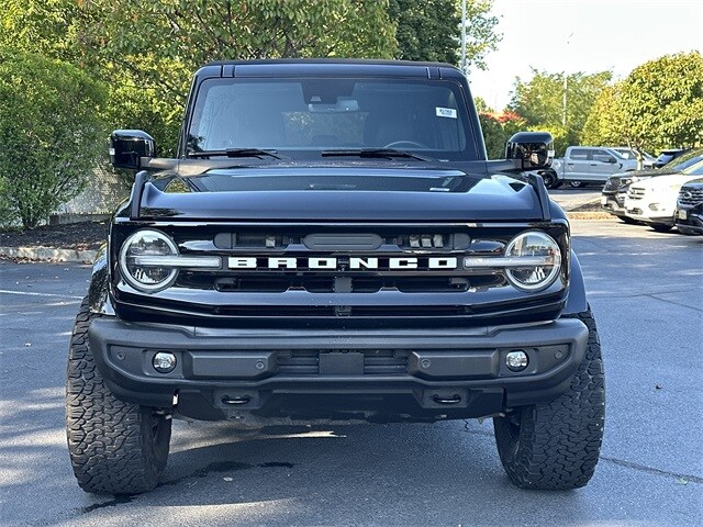 2022 Ford Bronco Outer Banks photo 2