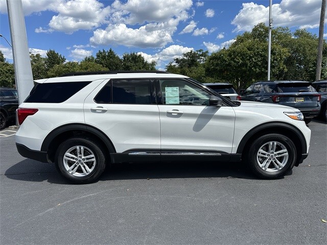 2024 Ford Explorer XLT photo 3
