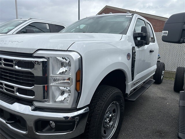 2024 Ford F-350 XL photo 3