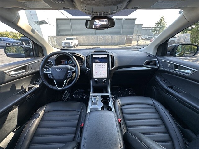 2022 Ford Edge SEL photo 3